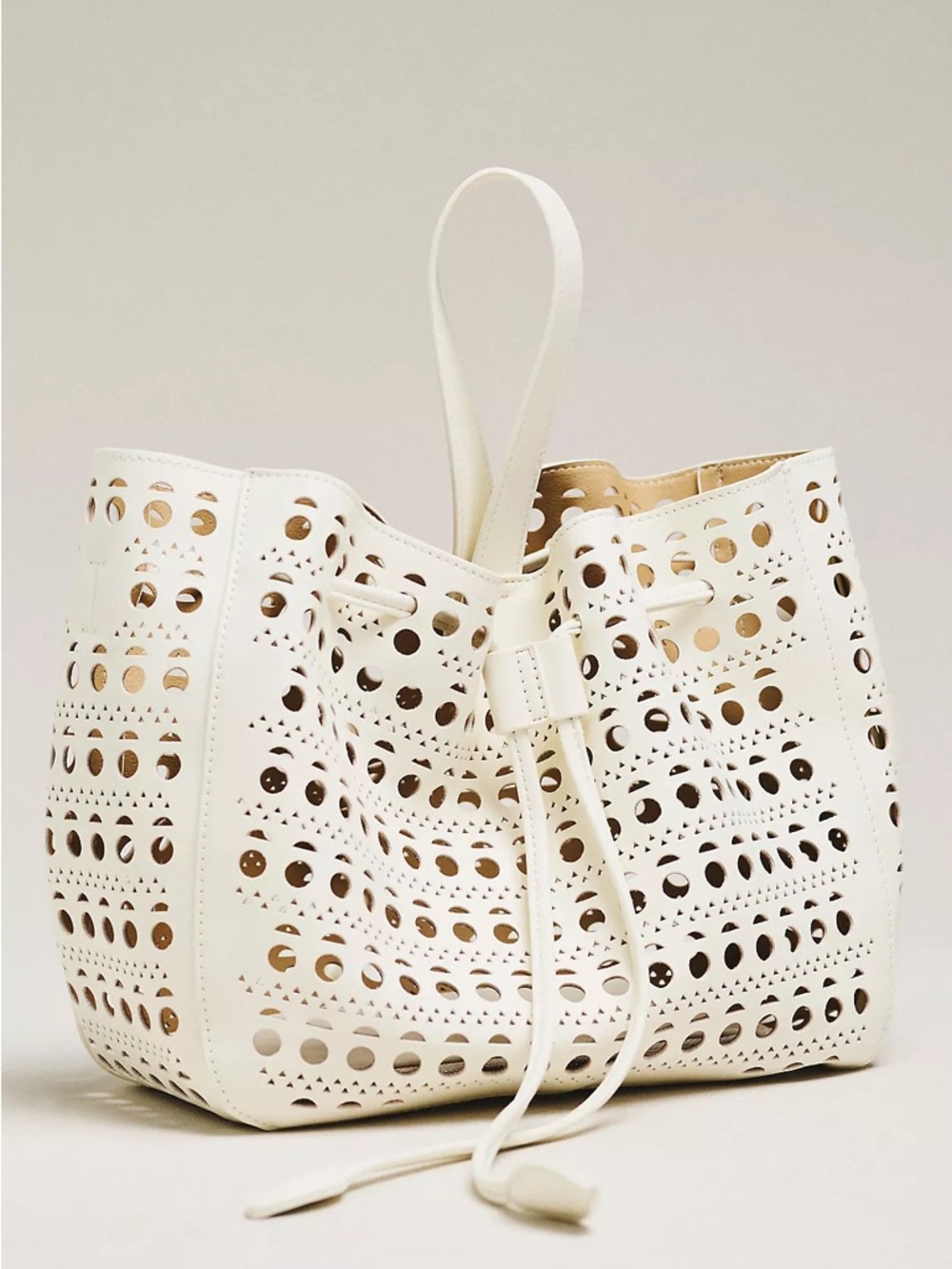 NEW Melie Bianco Kris Bucket Bag crossbody tote white summer purse